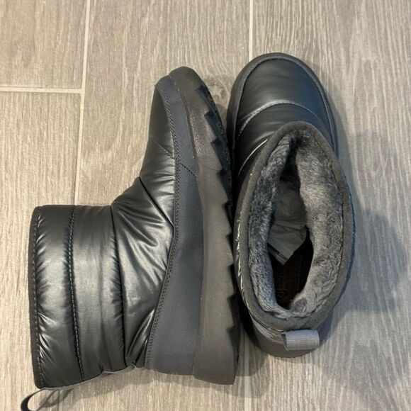 Black Quilted Winter Boots - Picture 3 of 6
